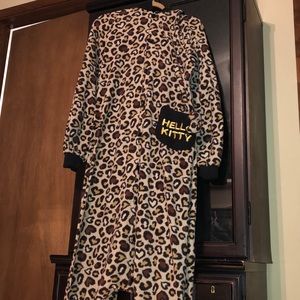 Hello Kitty button up onesie (kigurumi)